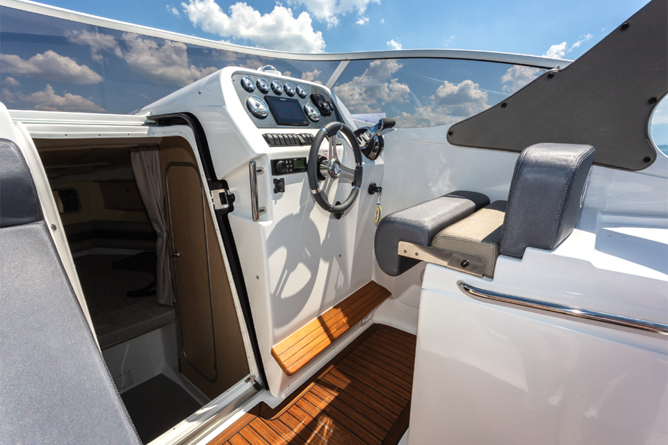SAVER 830 Cabin 2